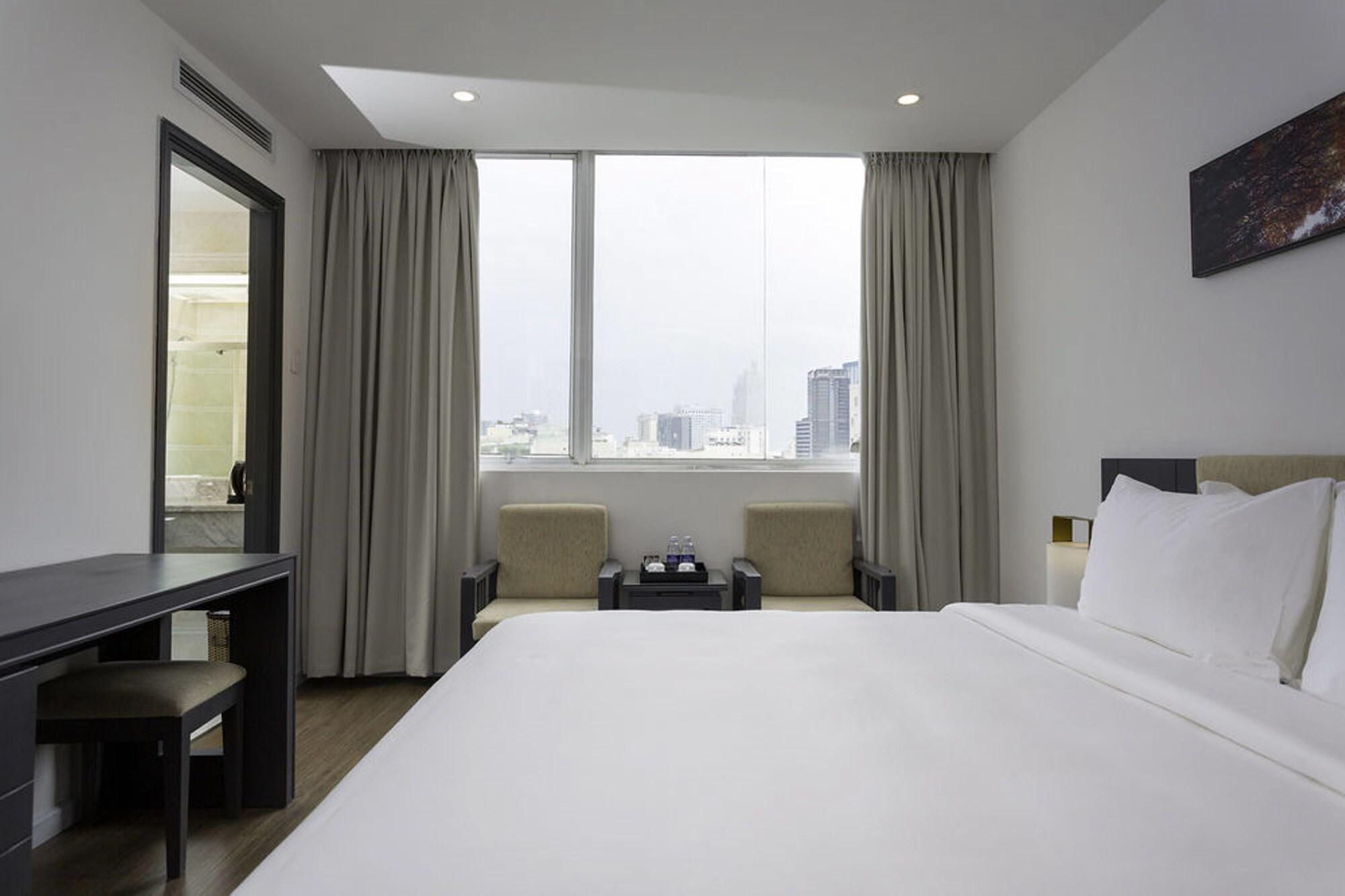 Calista Sai Gon Hotel Хошимин Екстериор снимка