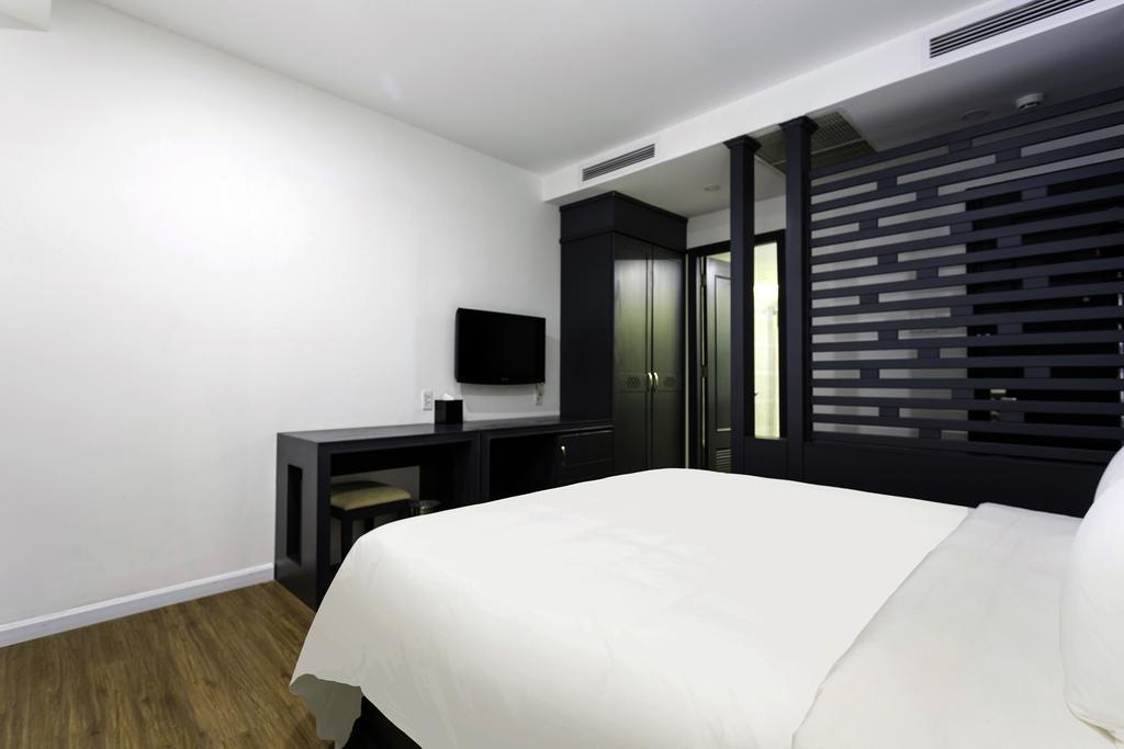 Calista Sai Gon Hotel Хошимин Екстериор снимка